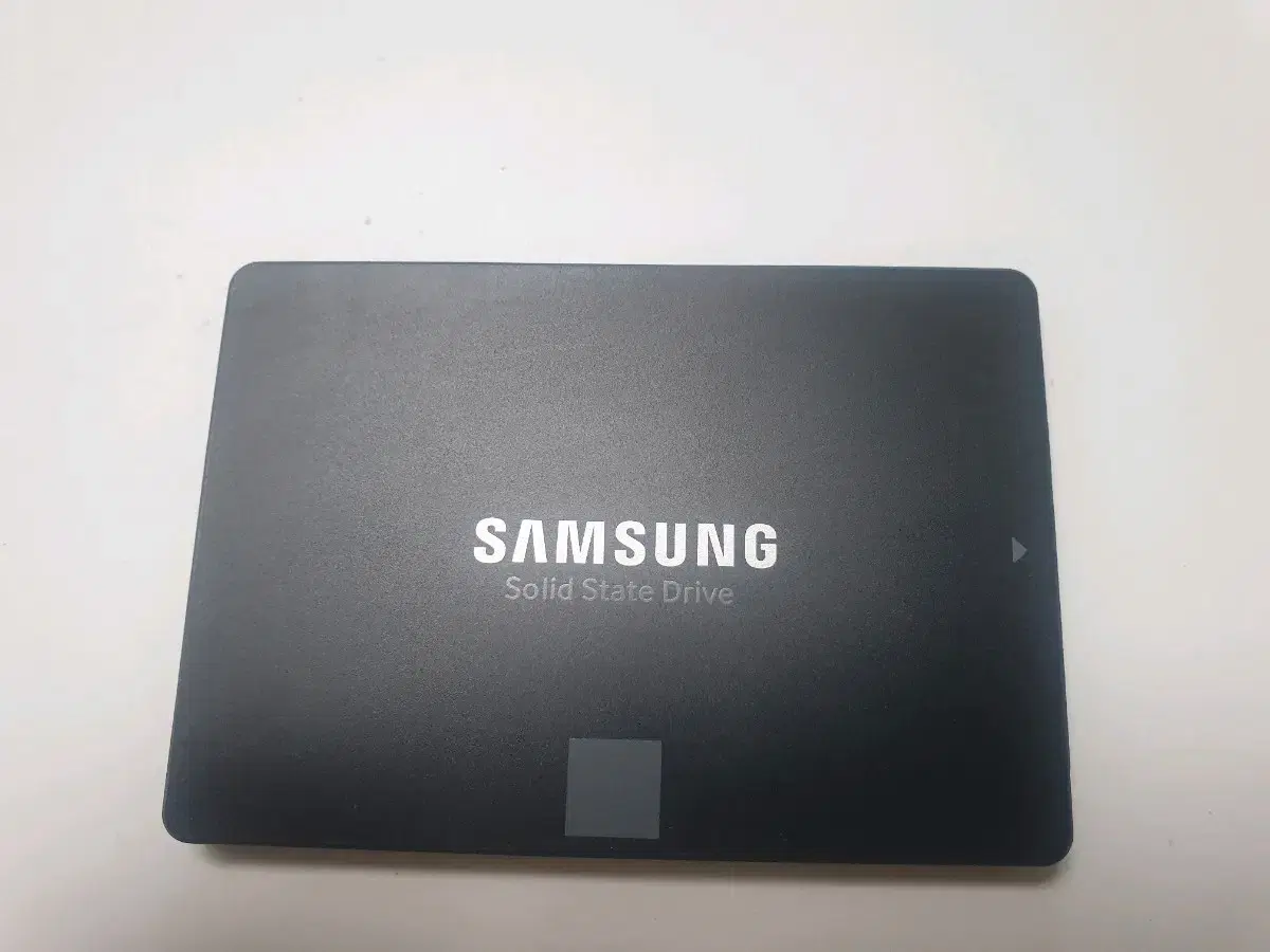 삼성전자 SSD 860 EVO 1TB 팝니다.